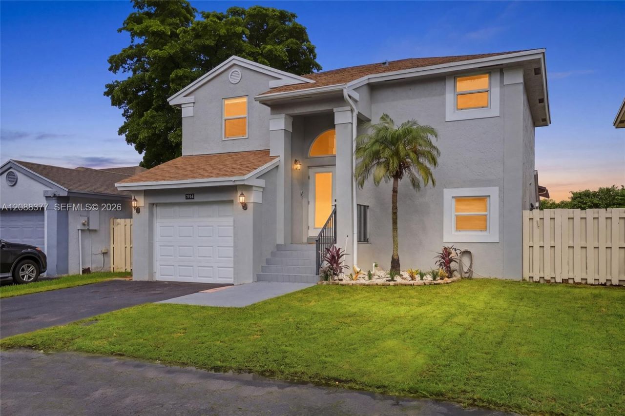 3724 NW 107th Ter, Sunrise, FL 33351 Photo