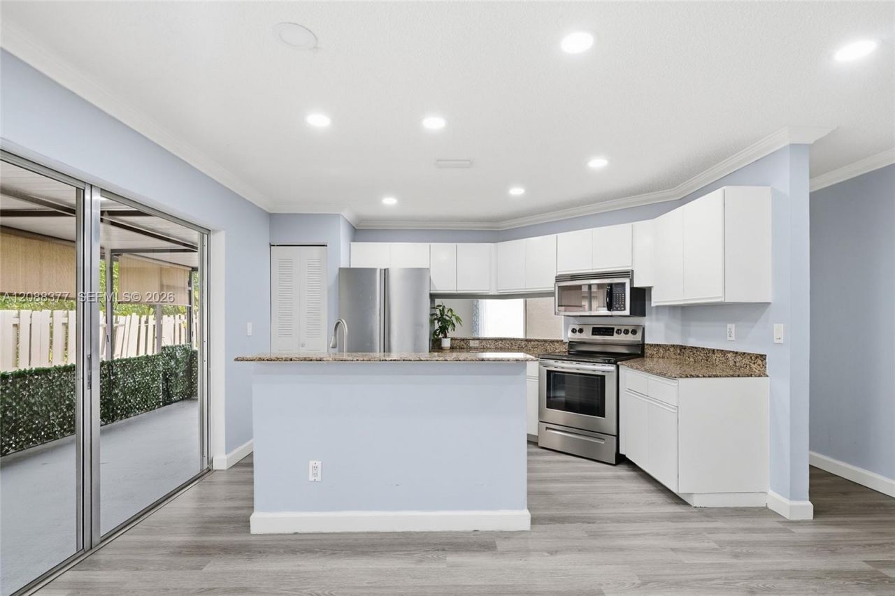 3724 NW 107th Ter, Sunrise, FL 33351 Photo