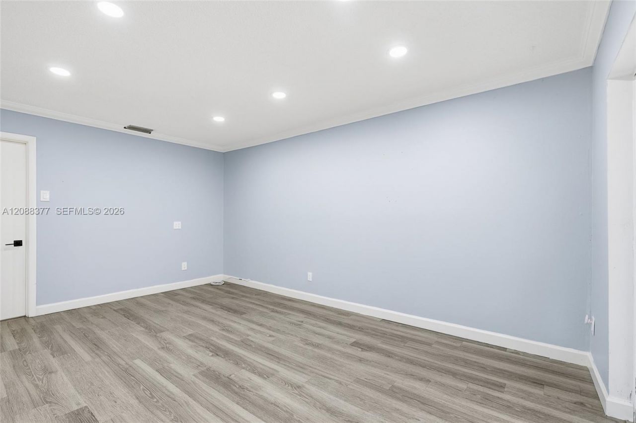 3724 NW 107th Ter, Sunrise, FL 33351 Photo