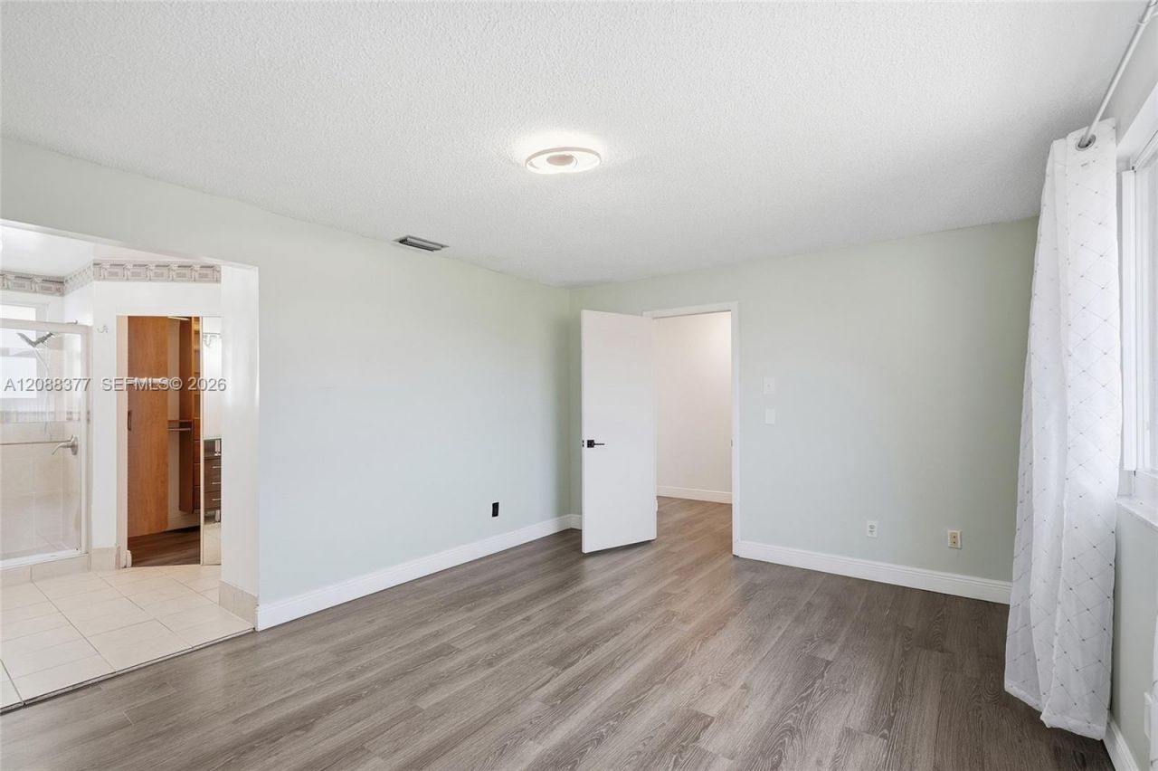 3724 NW 107th Ter, Sunrise, FL 33351 Photo