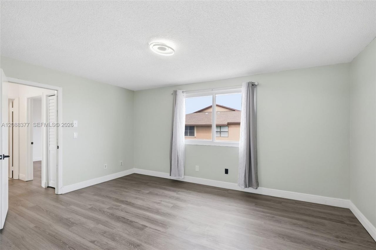 3724 NW 107th Ter, Sunrise, FL 33351 Photo