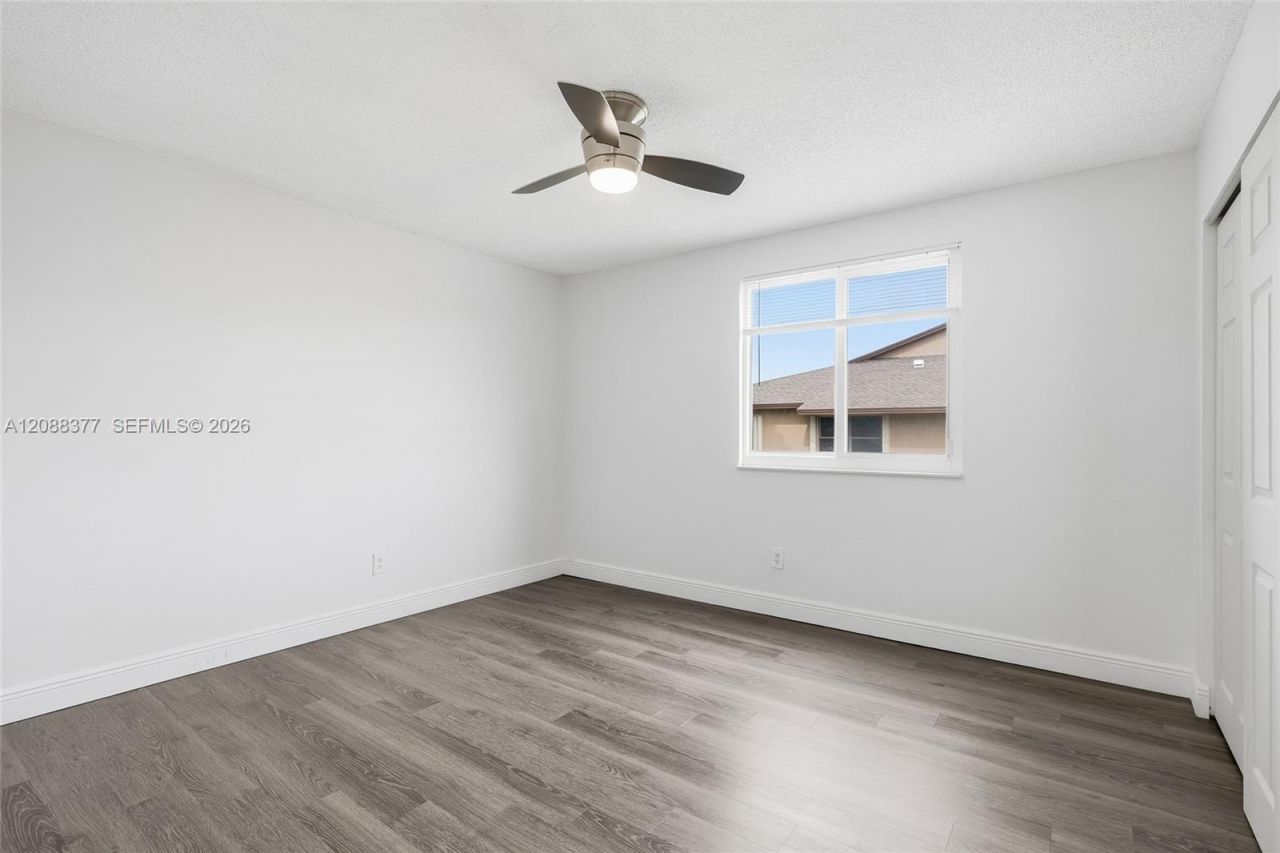 3724 NW 107th Ter, Sunrise, FL 33351 Photo