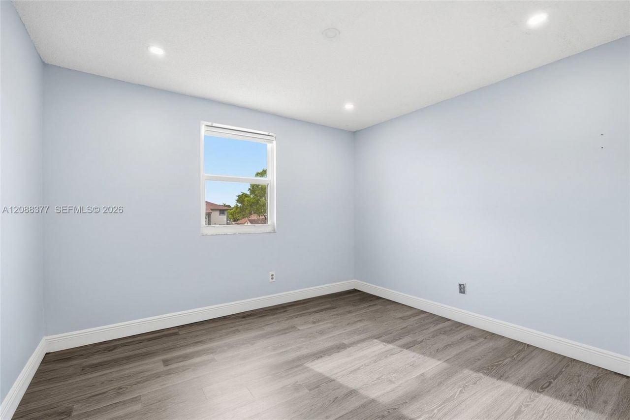 3724 NW 107th Ter, Sunrise, FL 33351 Photo