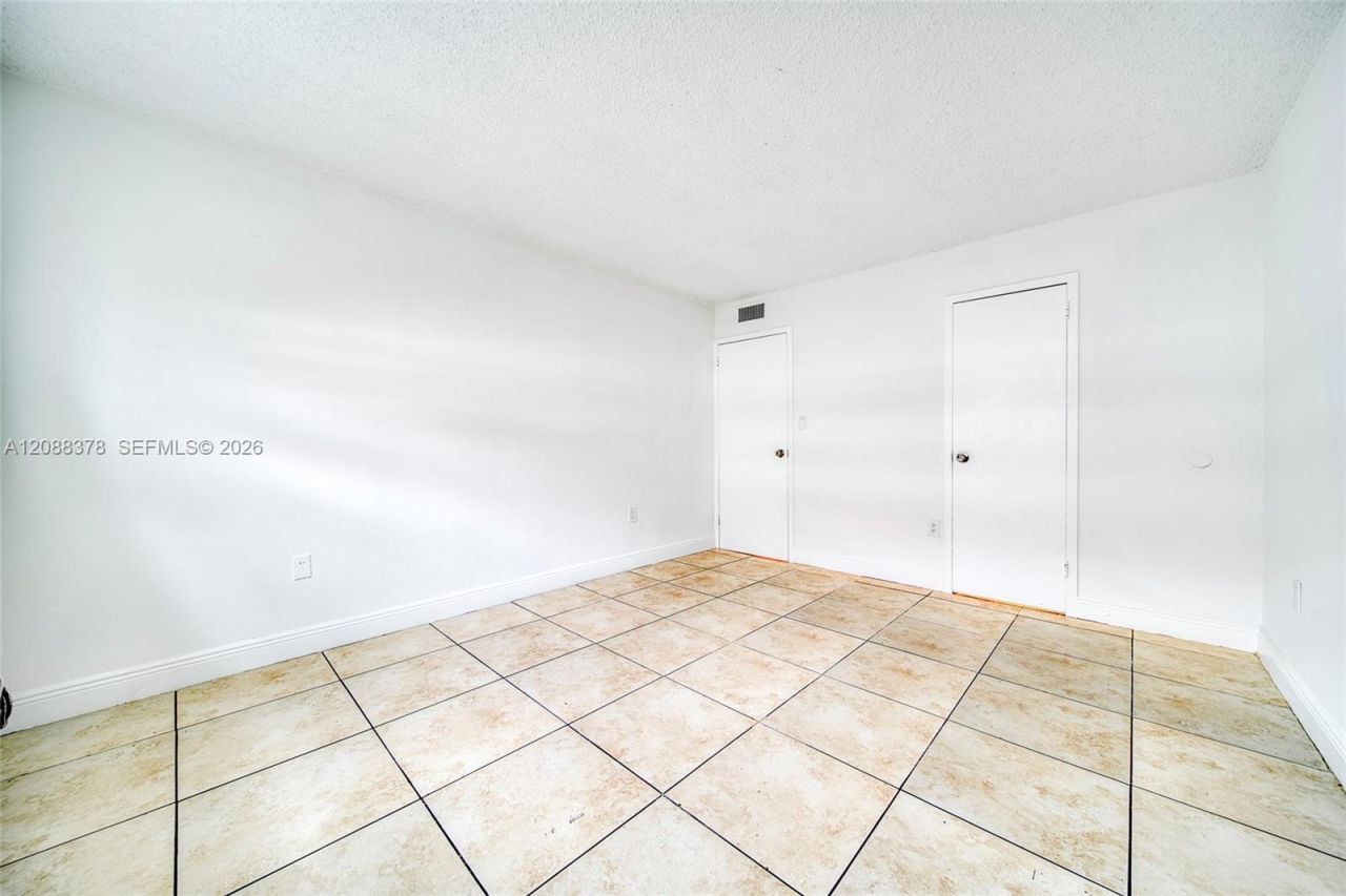 1805 Sans Souci Blvd, Unit 122, North Miami, FL 33181 Photo