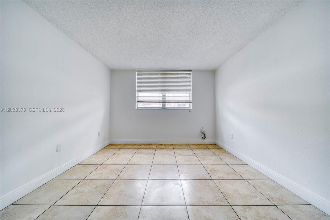 1805 Sans Souci Blvd, Unit 122, North Miami, FL 33181 Photo