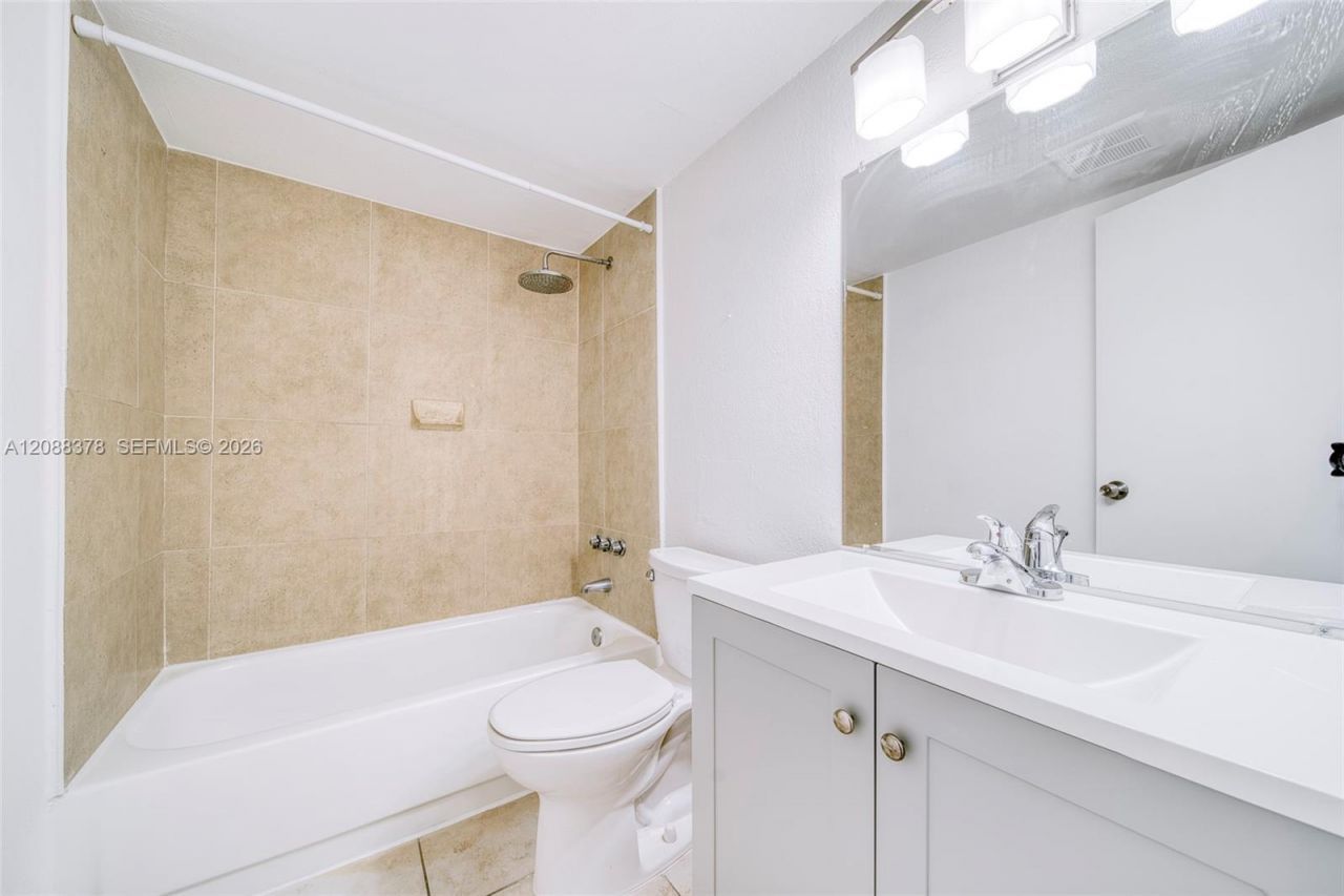 1805 Sans Souci Blvd, Unit 122, North Miami, FL 33181 Photo