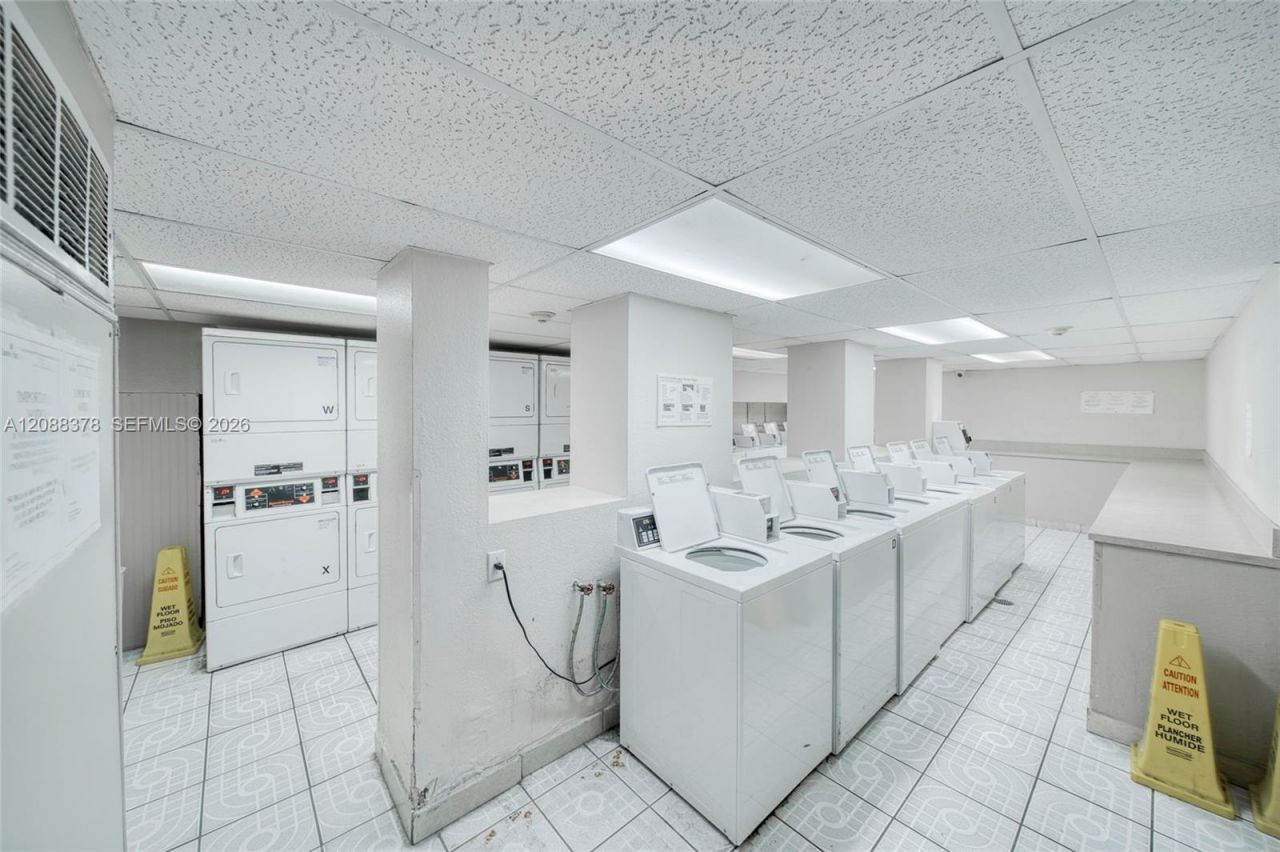 1805 Sans Souci Blvd, Unit 122, North Miami, FL 33181 Photo