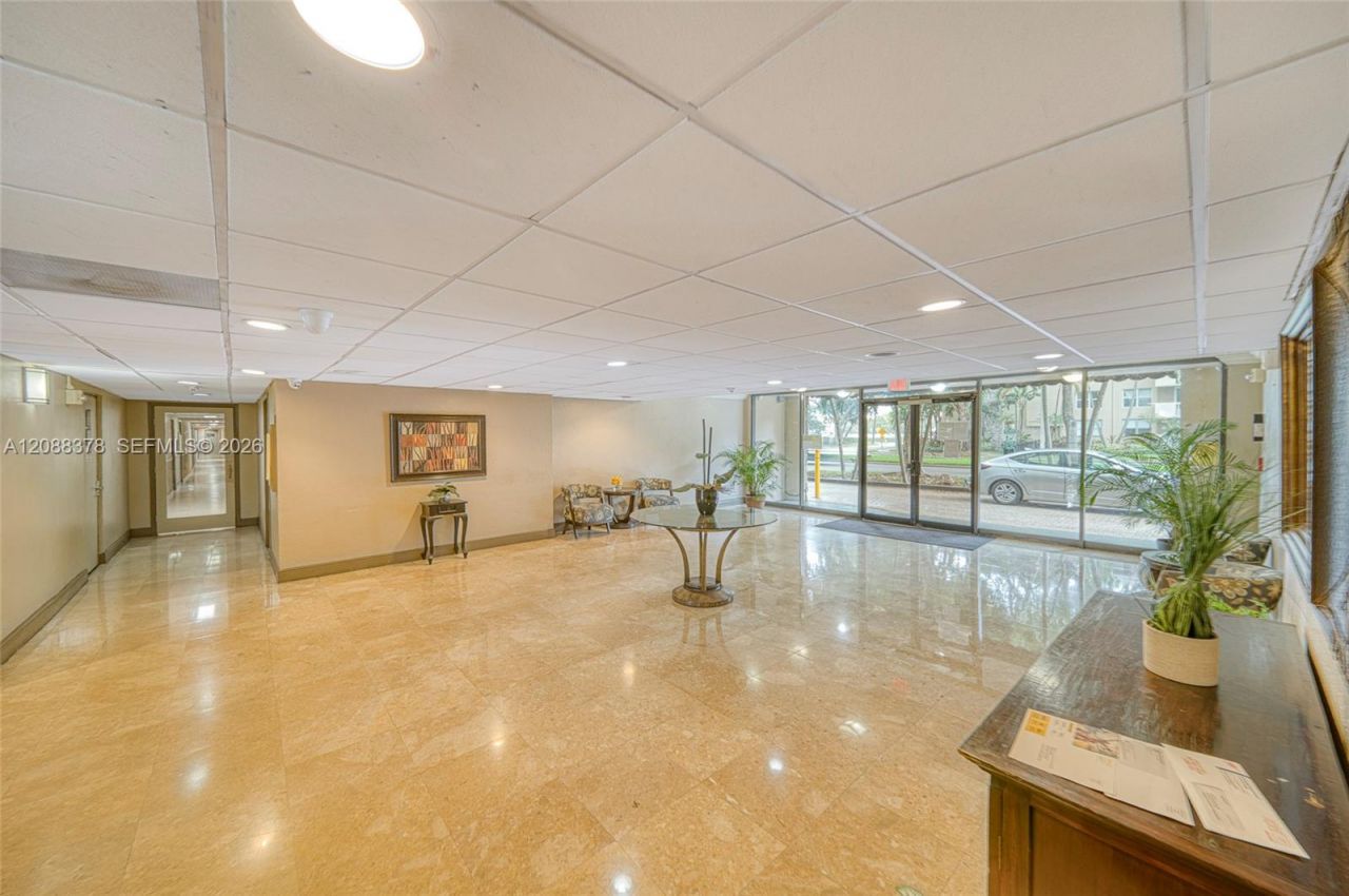 1805 Sans Souci Blvd, Unit 122, North Miami, FL 33181 Photo