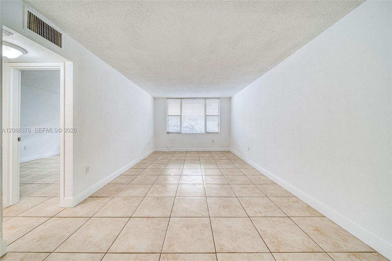 1805 Sans Souci Blvd, Unit 122, North Miami, FL 33181 Photo