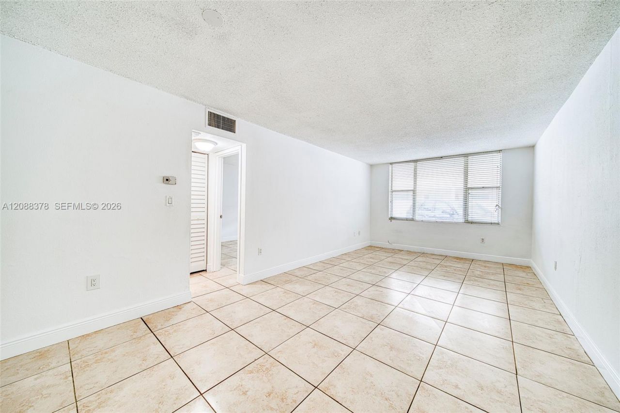 1805 Sans Souci Blvd, Unit 122, North Miami, FL 33181 Photo