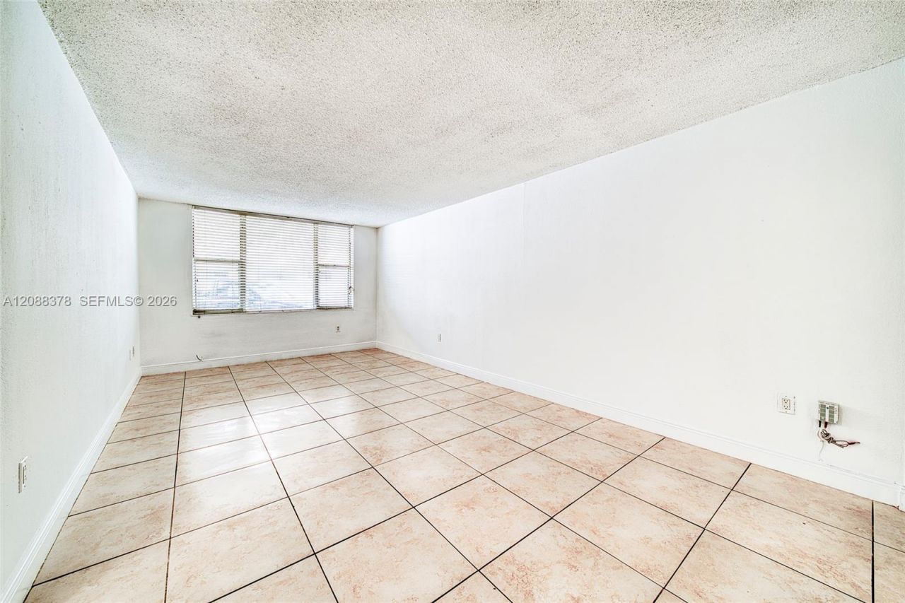 1805 Sans Souci Blvd, Unit 122, North Miami, FL 33181 Photo