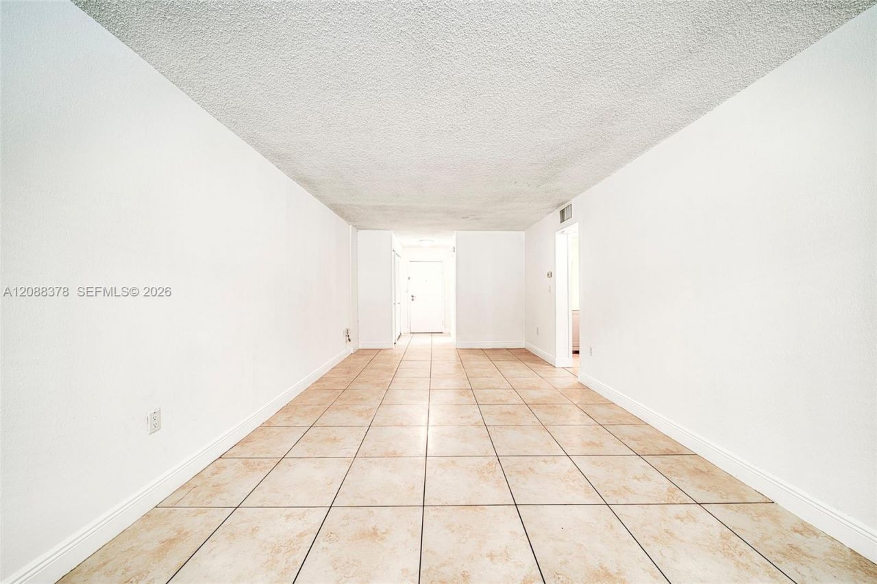 1805 Sans Souci Blvd, Unit 122, North Miami, FL 33181 Photo