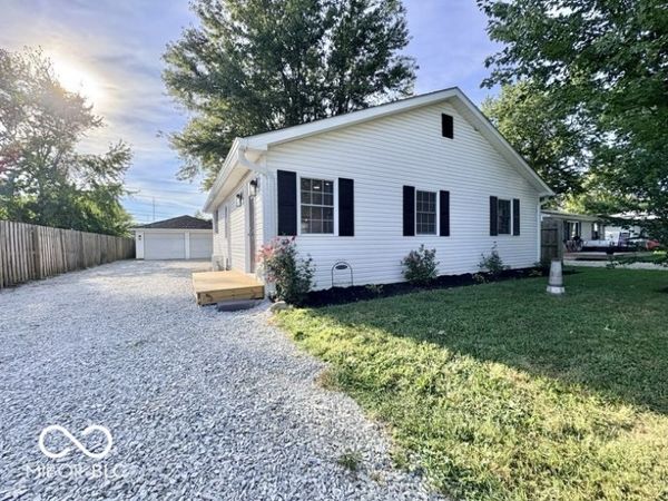 5717 N Clover Maple Drive , Fairland, IN 46126