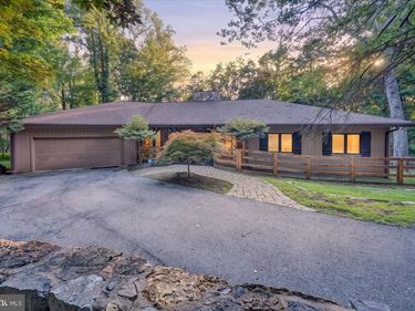 310 SADDLEBACK TRL, HARDY, VA 24101