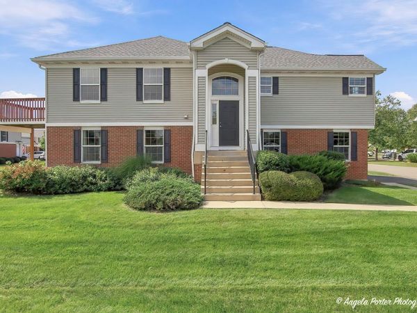 512 Legend Lane , McHenry, IL 60050