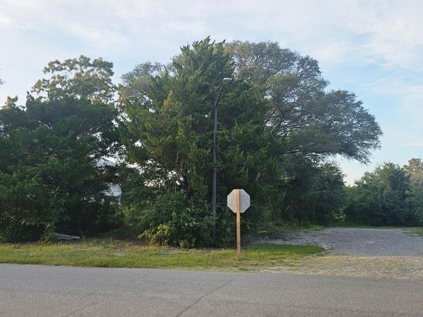 408 E Yacht Drive , Oak Island, NC 28465