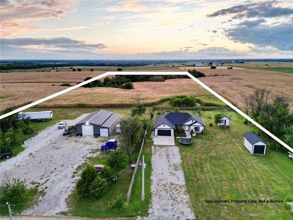 12127 hoffman Avenue, Ionia, MO 65335