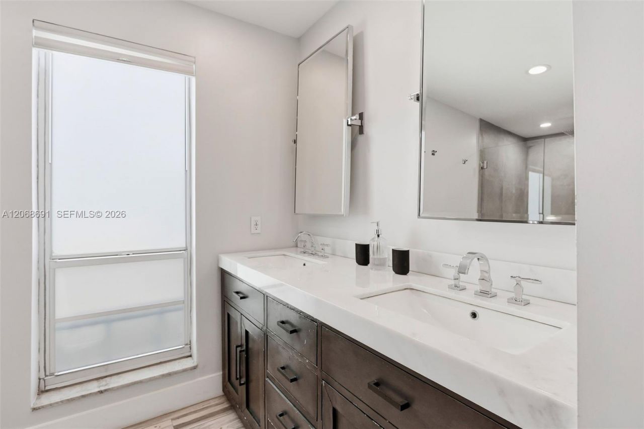1700 SE 15th St, Unit 401, Fort Lauderdale, FL 33316 Photo