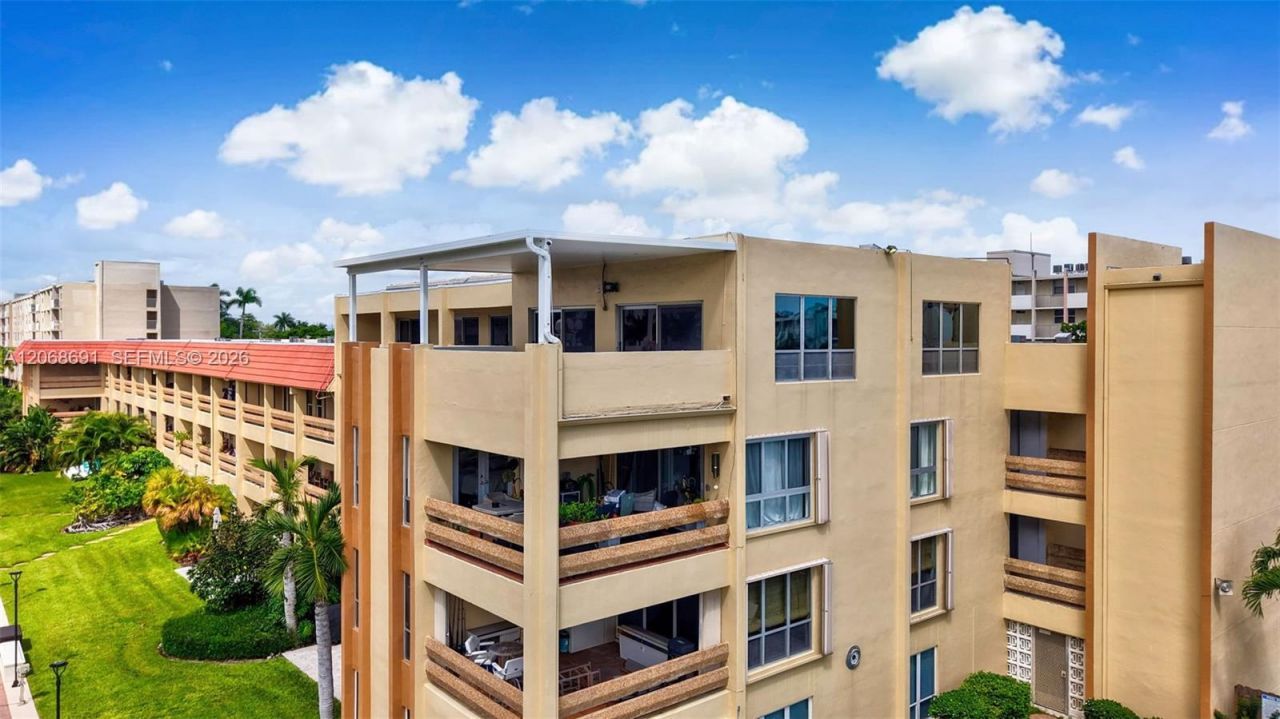 1700 SE 15th St, Unit 401, Fort Lauderdale, FL 33316 Photo