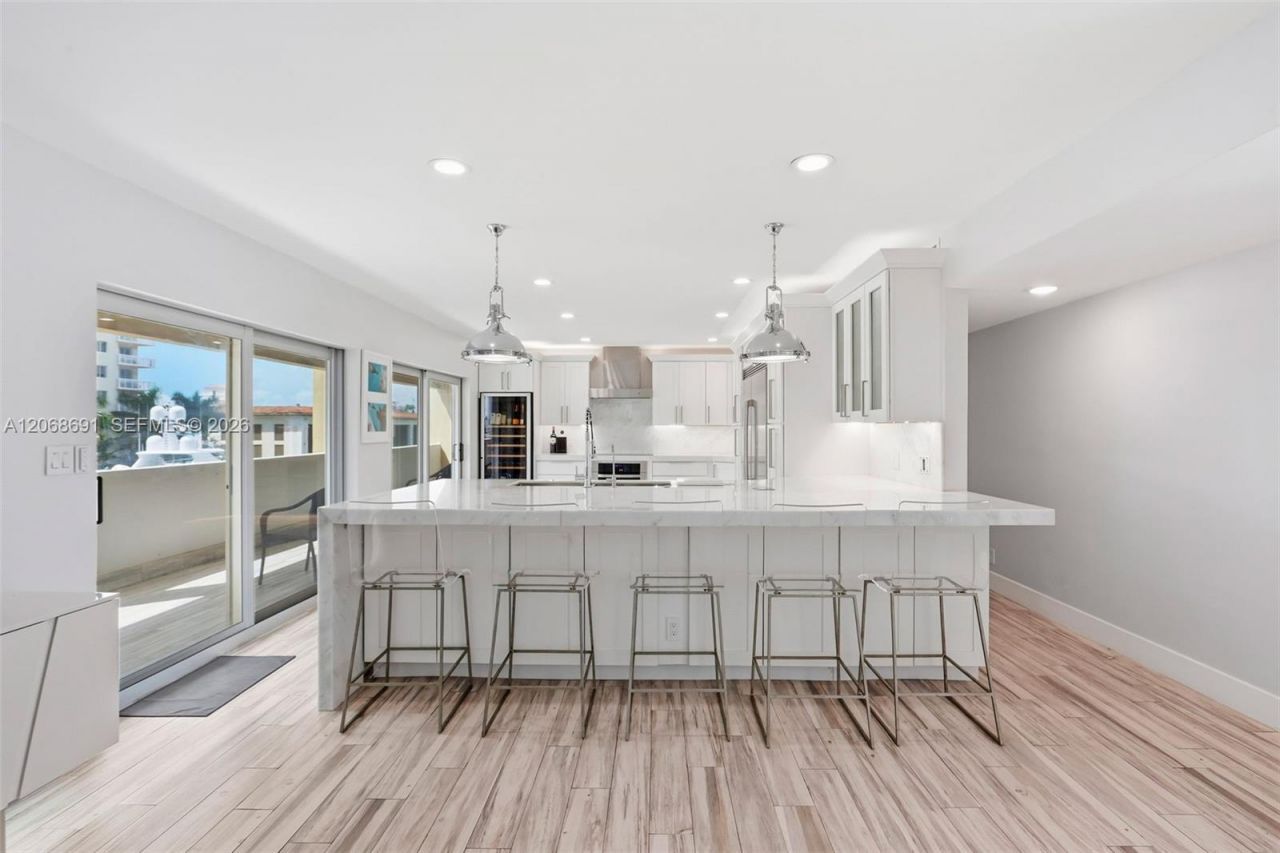 1700 SE 15th St, Unit 401, Fort Lauderdale, FL 33316 Photo