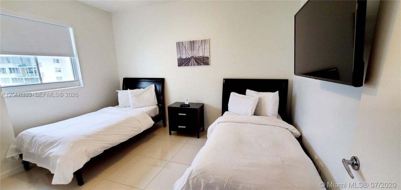 185 SE 14th Ter, Unit 1203, Miami, FL 33131 Photo