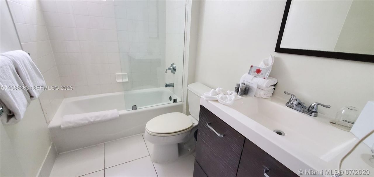 185 SE 14th Ter, Unit 1203, Miami, FL 33131 Photo