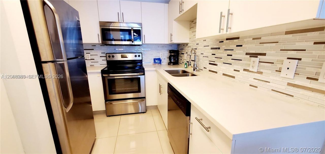 185 SE 14th Ter, Unit 1203, Miami, FL 33131 Photo