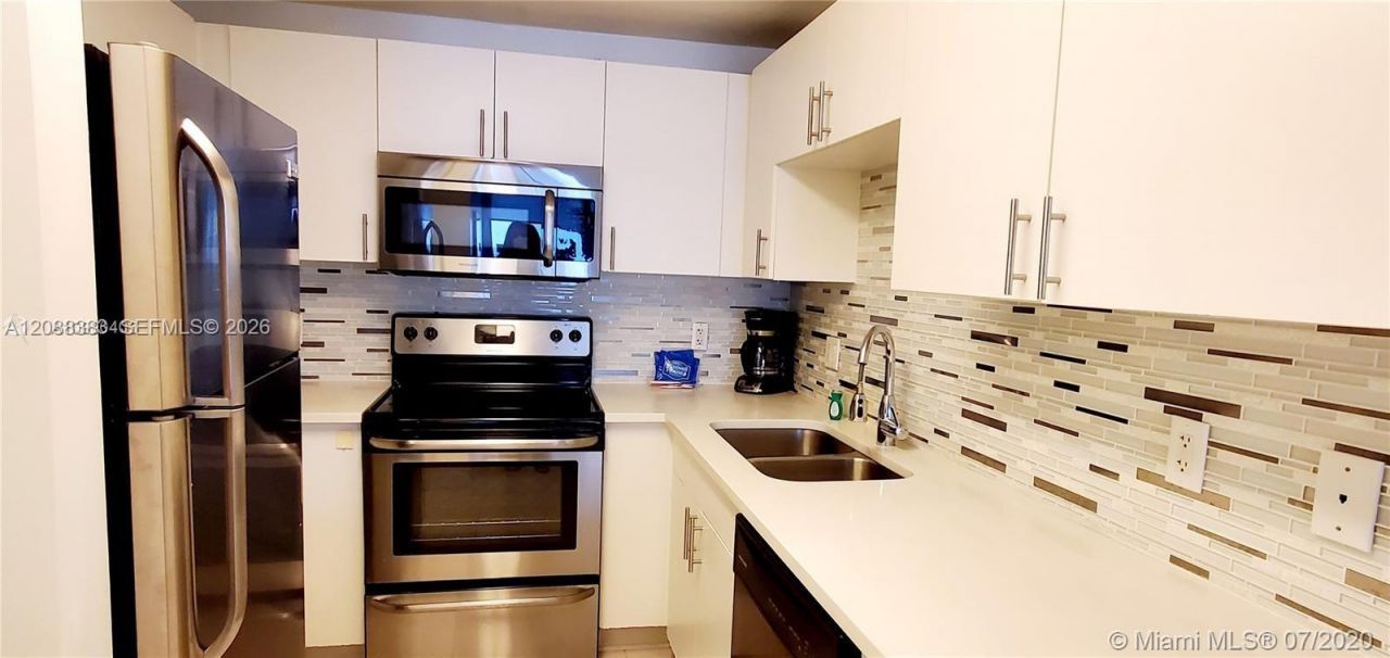 185 SE 14th Ter, Unit 1203, Miami, FL 33131 Photo