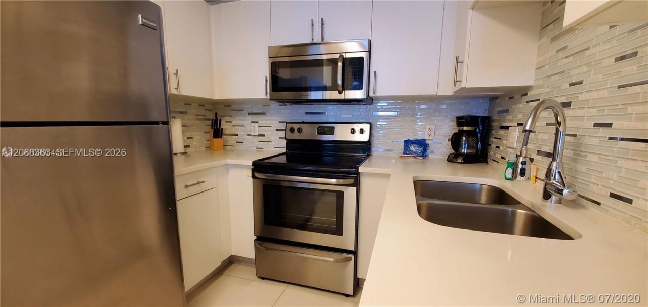 185 SE 14th Ter, Unit 1203, Miami, FL 33131 Photo