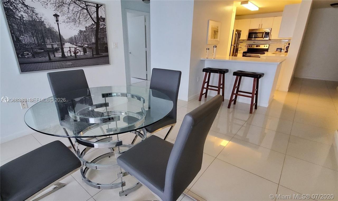 185 SE 14th Ter, Unit 1203, Miami, FL 33131 Photo