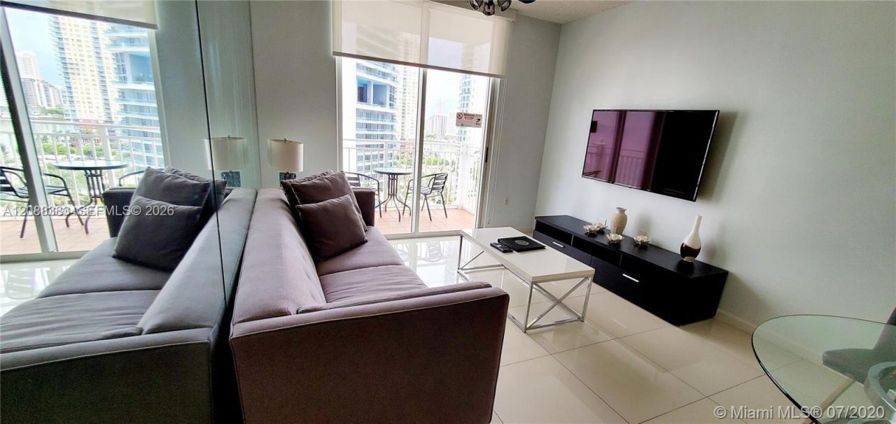185 SE 14th Ter, Unit 1203, Miami, FL 33131 Photo