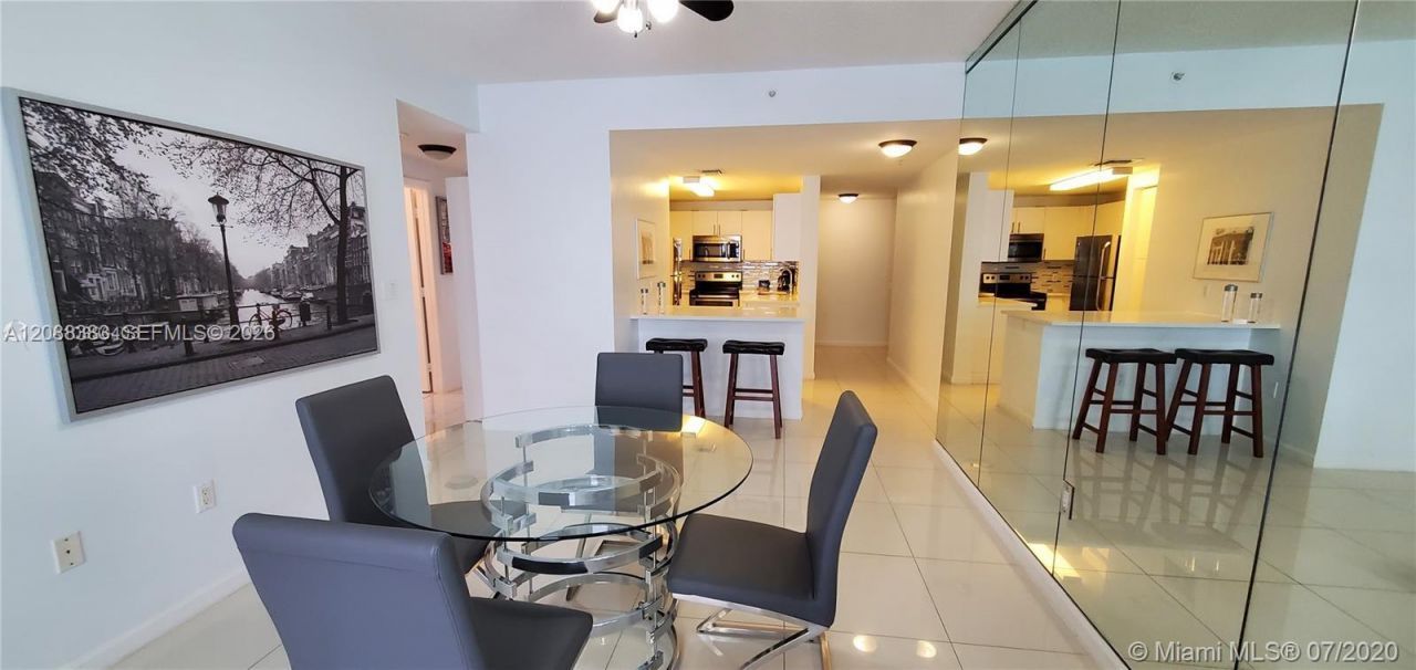 185 SE 14th Ter, Unit 1203, Miami, FL 33131 Photo