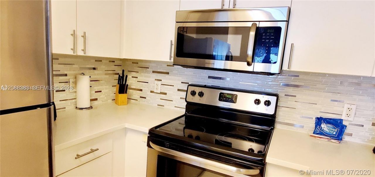 185 SE 14th Ter, Unit 1203, Miami, FL 33131 Photo