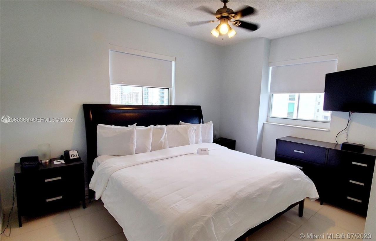185 SE 14th Ter, Unit 1203, Miami, FL 33131 Photo