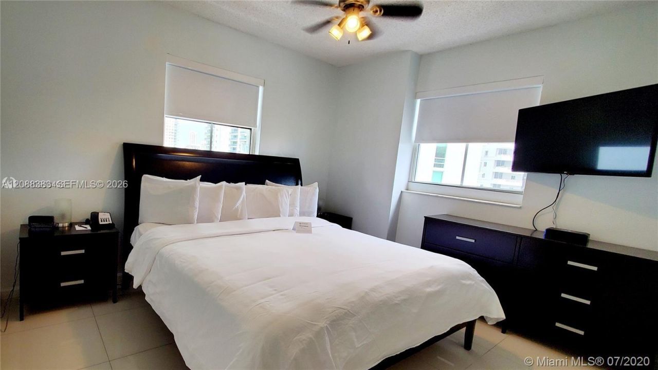 185 SE 14th Ter, Unit 1203, Miami, FL 33131 Photo