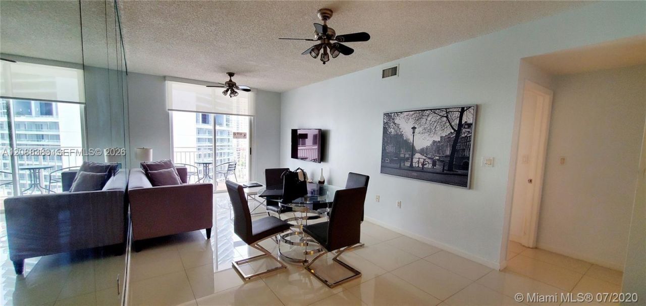 185 SE 14th Ter, Unit 1203, Miami, FL 33131 Photo