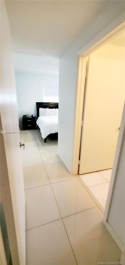 185 SE 14th Ter, Unit 1203, Miami, FL 33131 Photo
