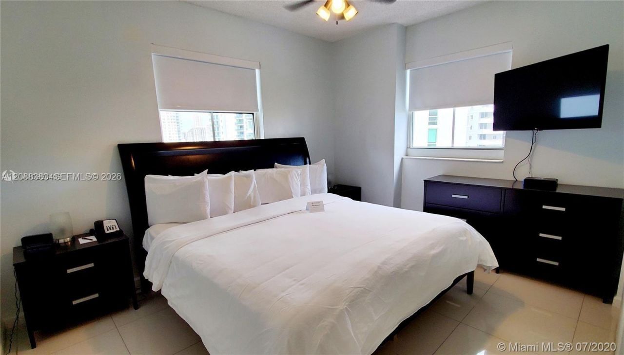 185 SE 14th Ter, Unit 1203, Miami, FL 33131 Photo