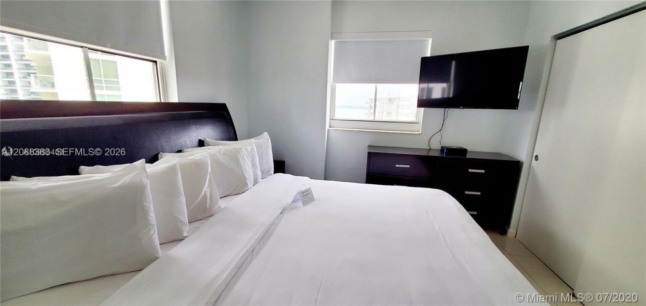 185 SE 14th Ter, Unit 1203, Miami, FL 33131 Photo