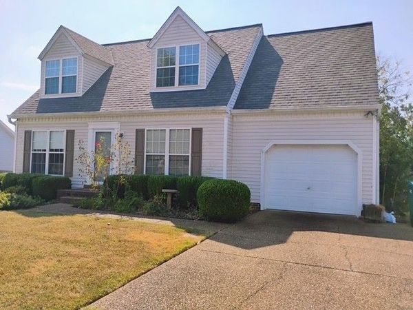 2885 Sutherland Dr, Thompsons Station, TN 37179