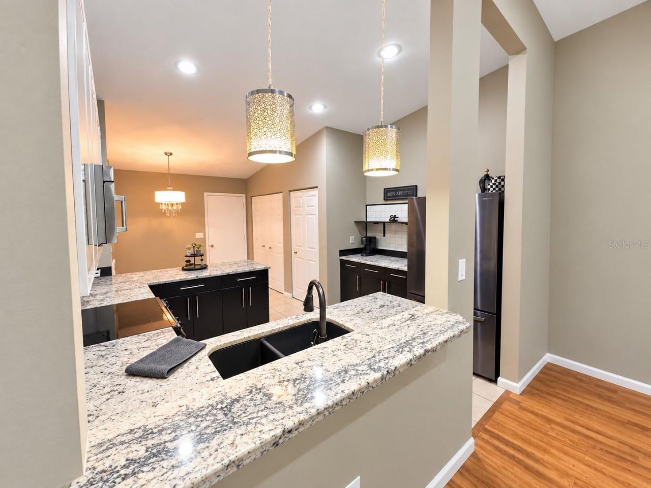 5699 Westwind Ln, Sarasota, FL 34231 Photo