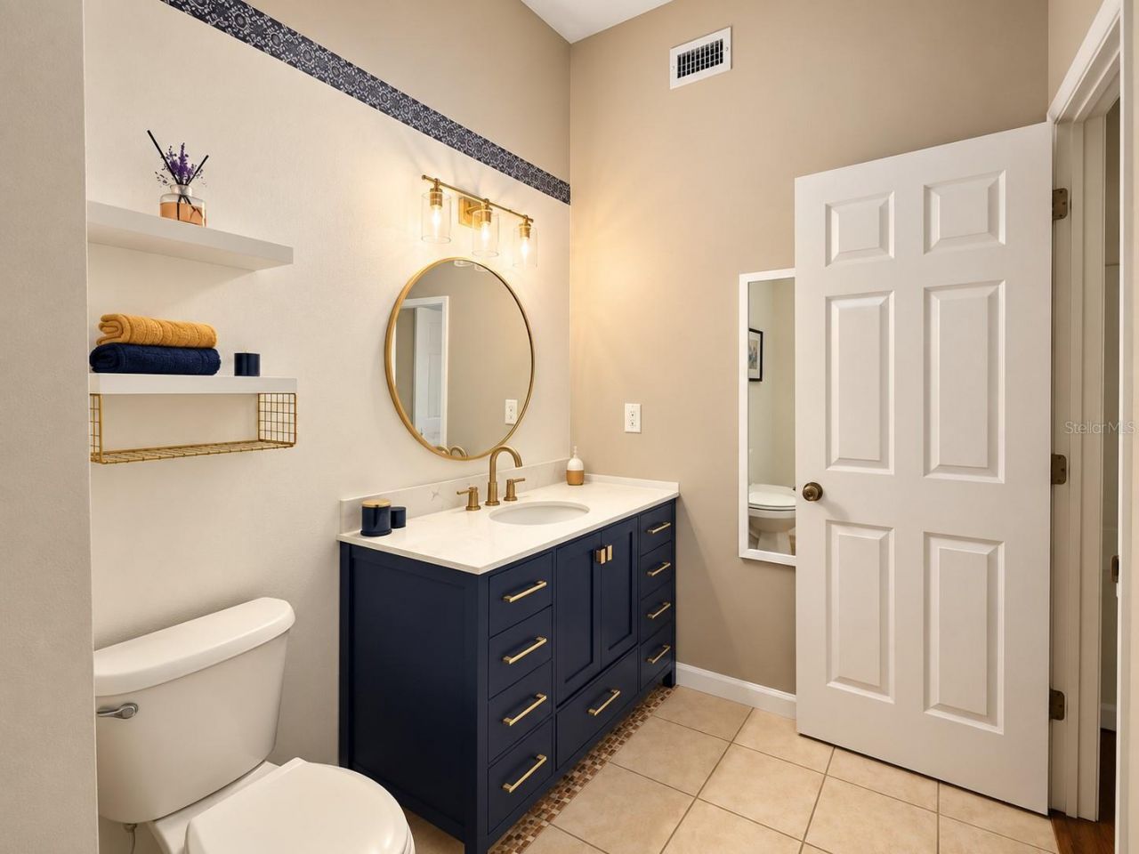 5699 Westwind Ln, Sarasota, FL 34231 Photo