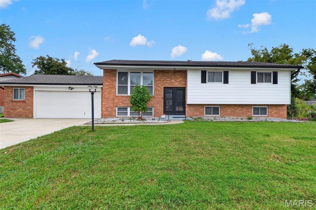 11029 Patrina Court , Saint Louis, MO 63126 Main Photo