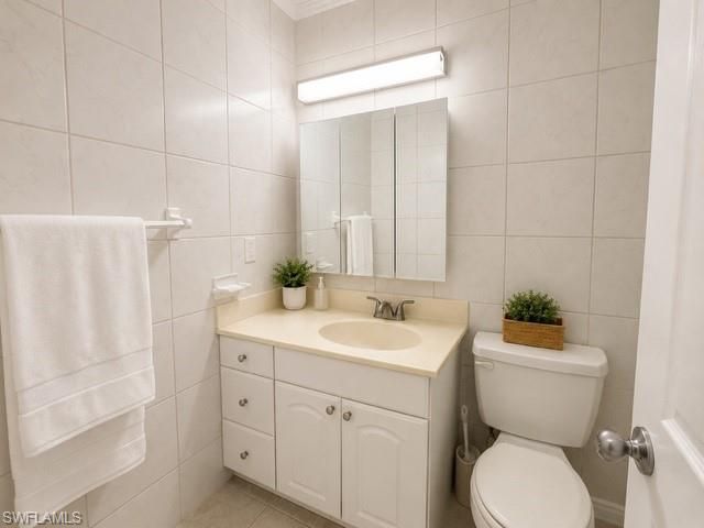 3257 Royal Canadian Trce, Unit 2, Fort Myers, FL 33907 Photo