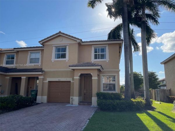 992 NE 41st Pl , Homestead, FL 33033
