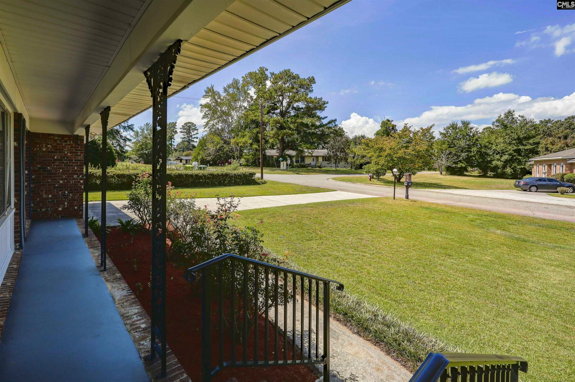 1900 Dominion Drive  Photo 4