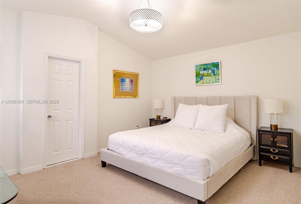 1115 Cherrypalm, Hollywood, FL 33019 Photo