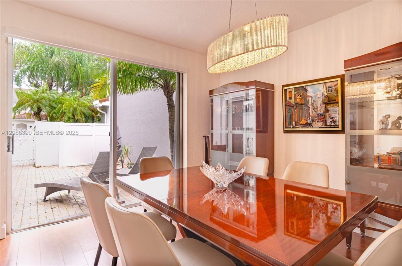 1115 Cherrypalm, Hollywood, FL 33019 Photo