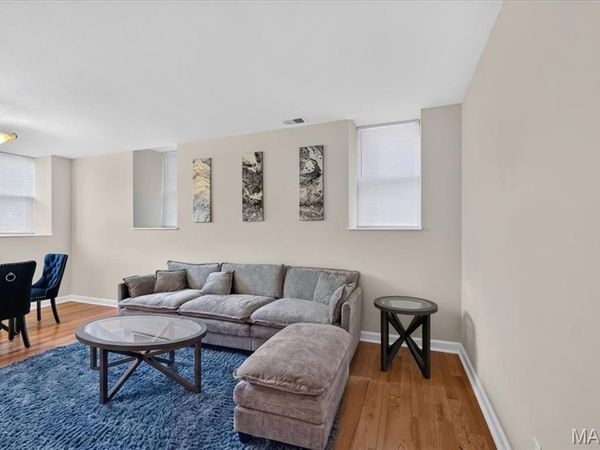 5630 Pershing Avenue, St Louis, MO 63112