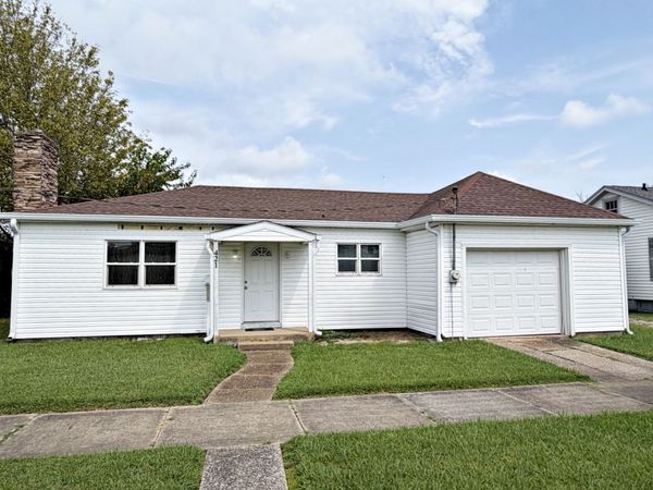 421 E 9th Street , Metropolis, IL 62960